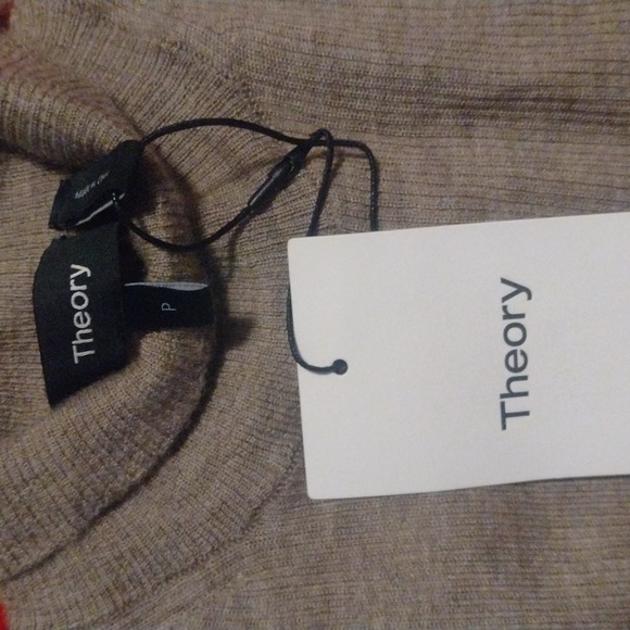 $365 Theory Regal Stripe Ribbed Turtle Neck Sleeveless Top New - Picture 8 of 9